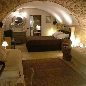 La Villageoise, Troglodyte Pitoresque Au Coeur Du Village Frühstückspension