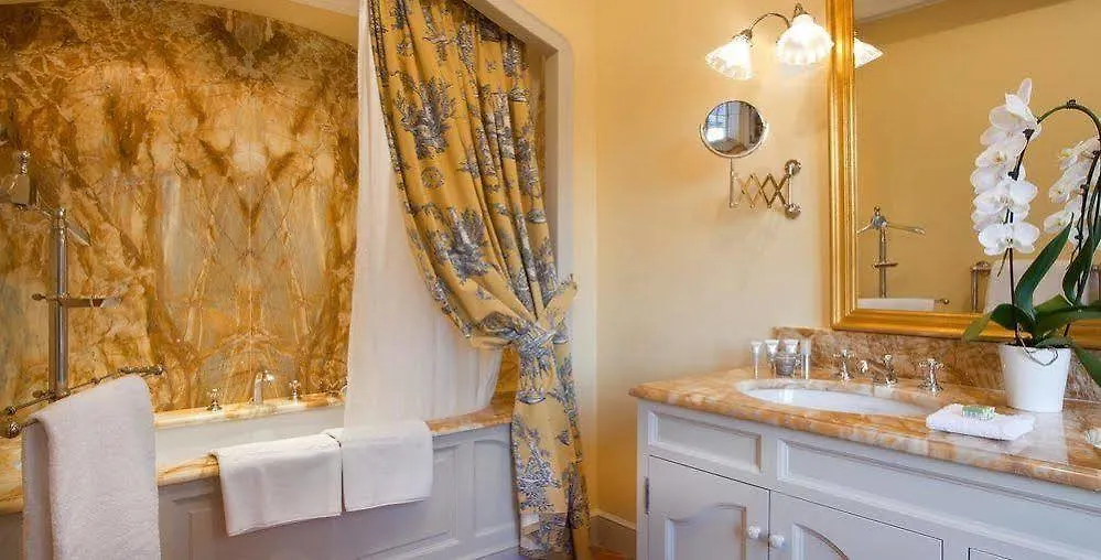Villa Baulieu Rognes 5*,  France