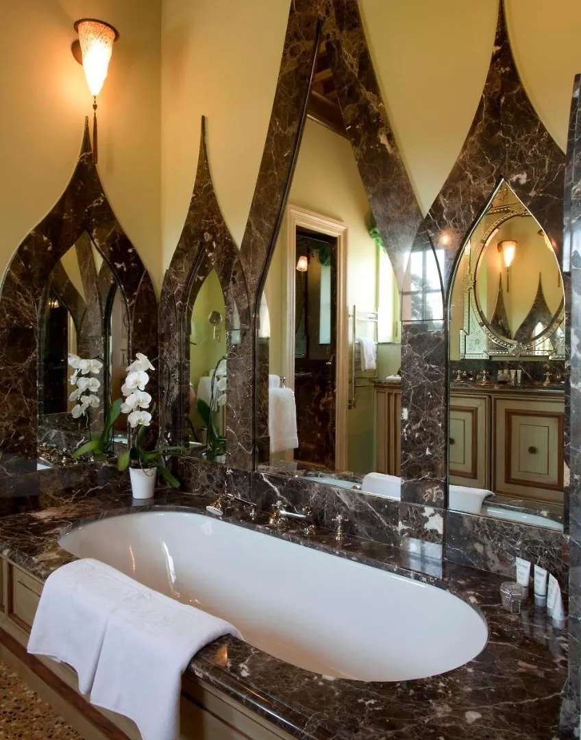 ***** Hotel Villa Baulieu Rognes France